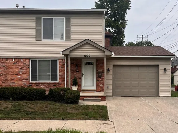 902 Beaconsfield Ave, Grosse Pointe Park, MI 48230