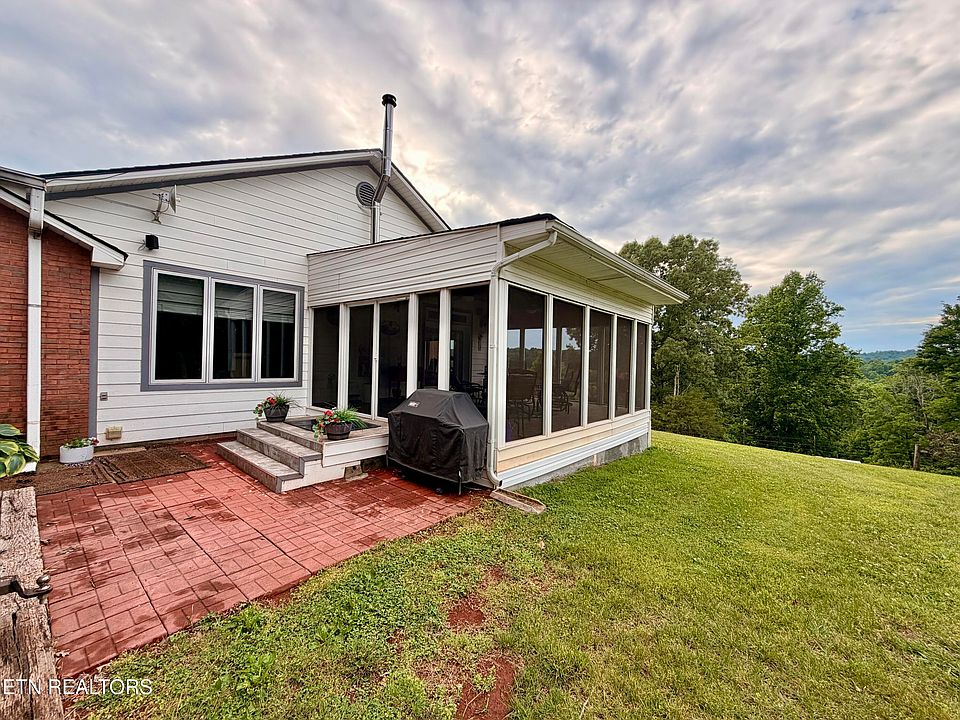 10th image of 630 Kenny Brook Ln