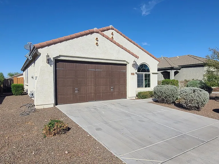 26086 W Sequoia Dr — Photo 2