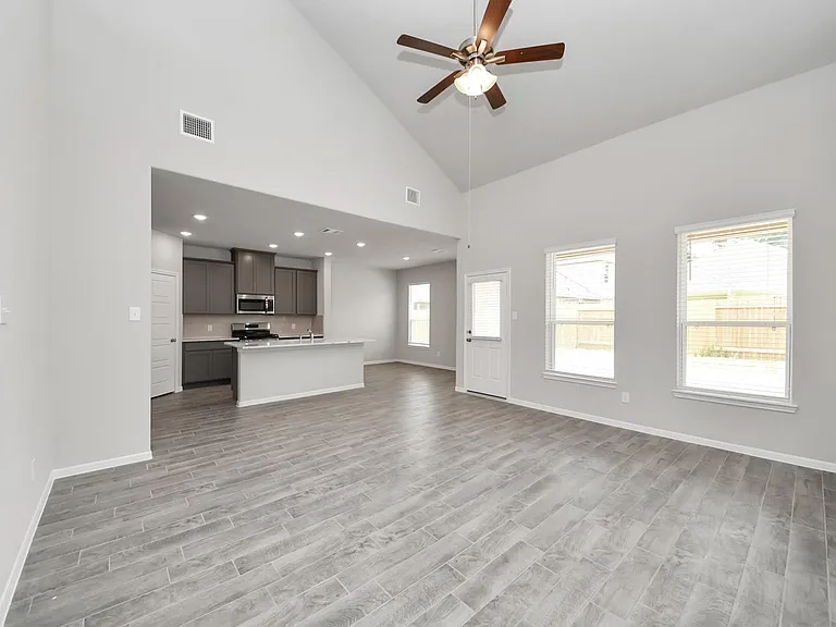 22826 Xanthos St — Photo 12
