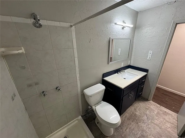 4734 Clarendon Dr — Photo 12