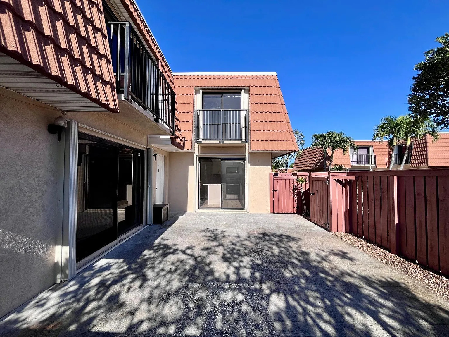 2 bed, 2.5 bath, 1236 sqft, $2,500 — Photo 3