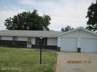 3406 Ahtanum Rd, Yakima, WA 98903