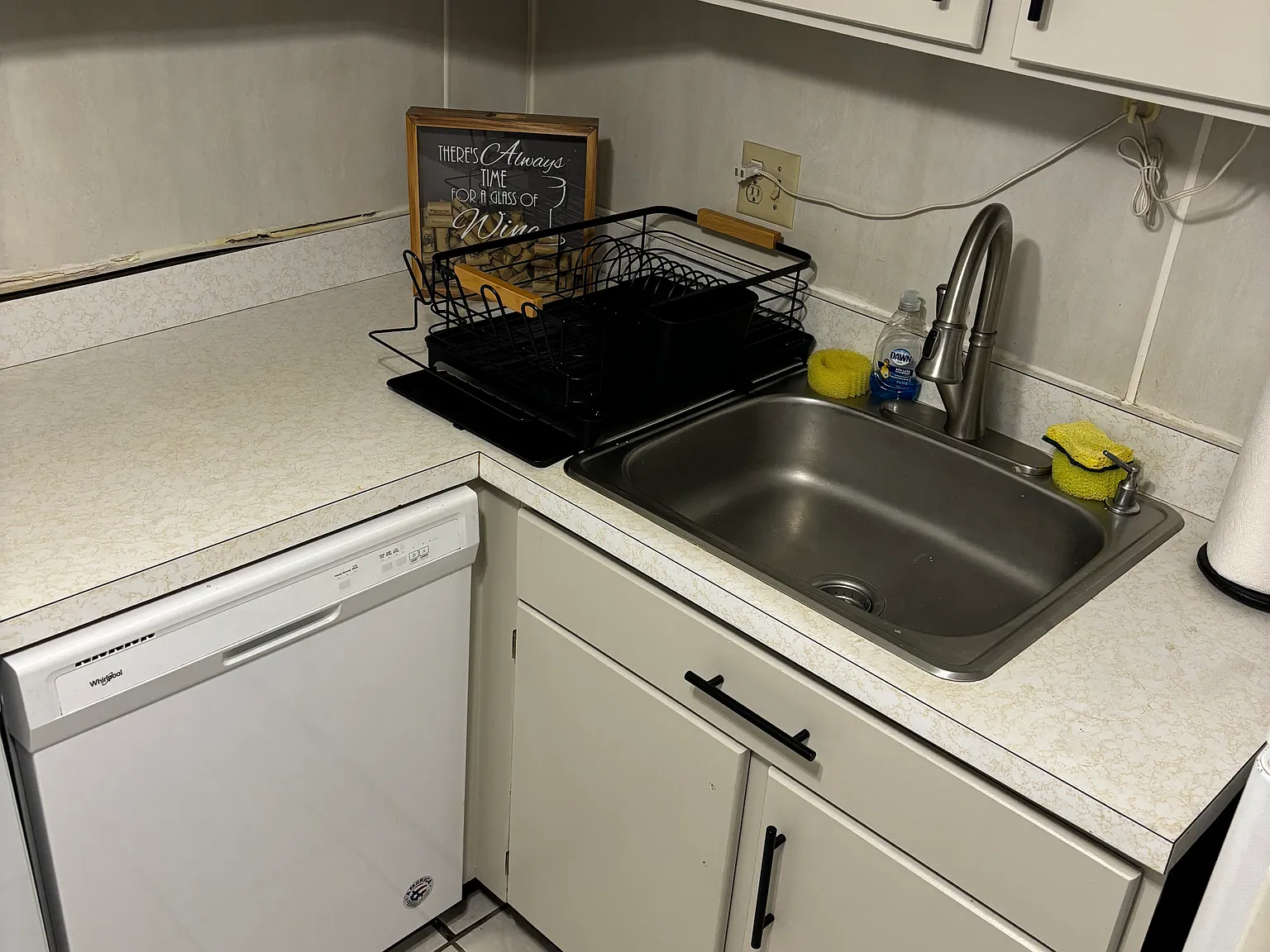 2106 Kanawha Blvd E — Photo 2