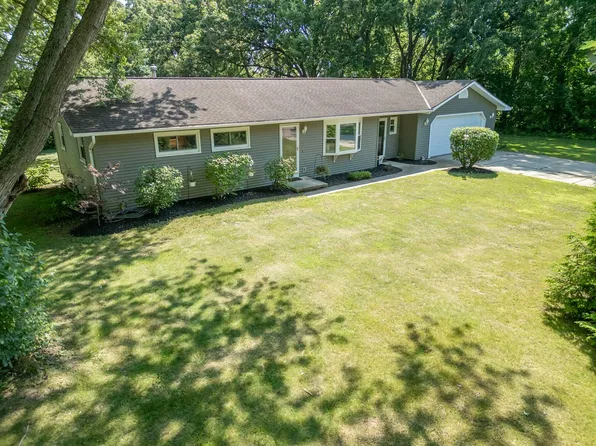 W7097 Lee St, Lake Mills, WI 53551