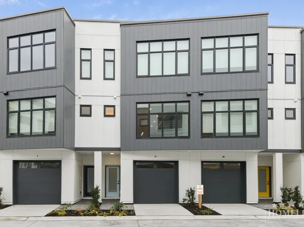 177 175a St #19, Surrey, BC V3Z 1L1