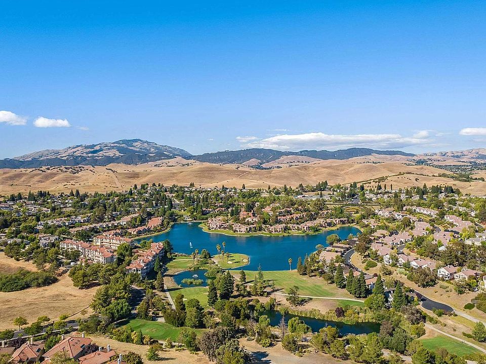 Lake at Canyon Lakes master planned community