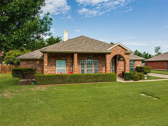 2nd image of 2831 Stoney Hollow Ln