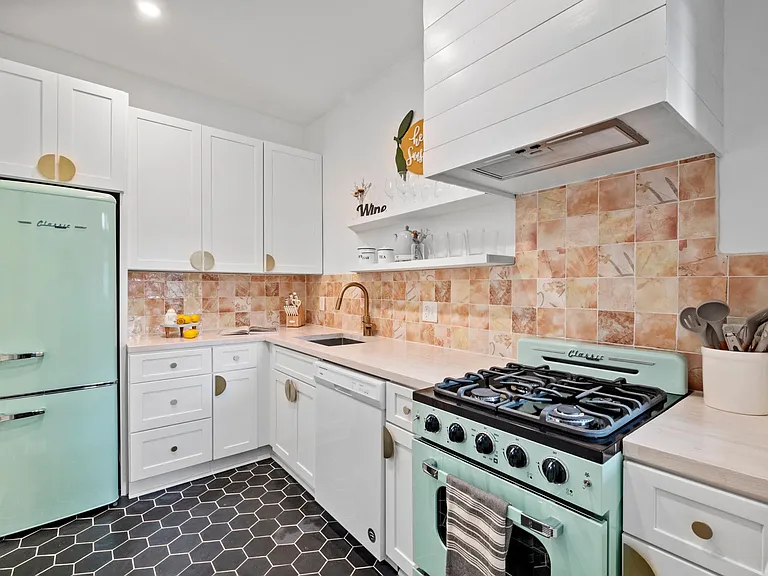1187 Mansfield Ave NE #1 — Photo 12