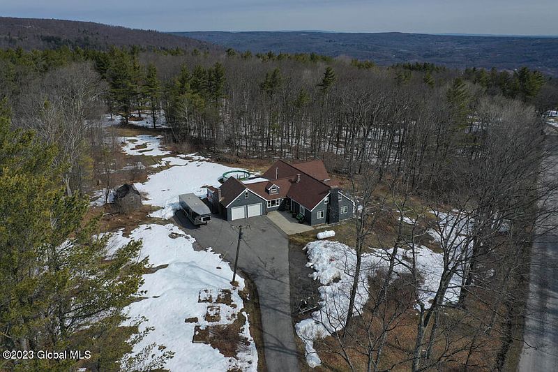 5th image of 1939 Upper Gregg Road
