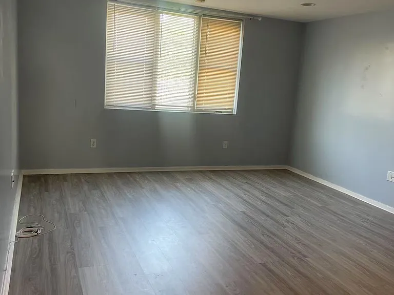 811 N Franklin St #1 — Photo 10