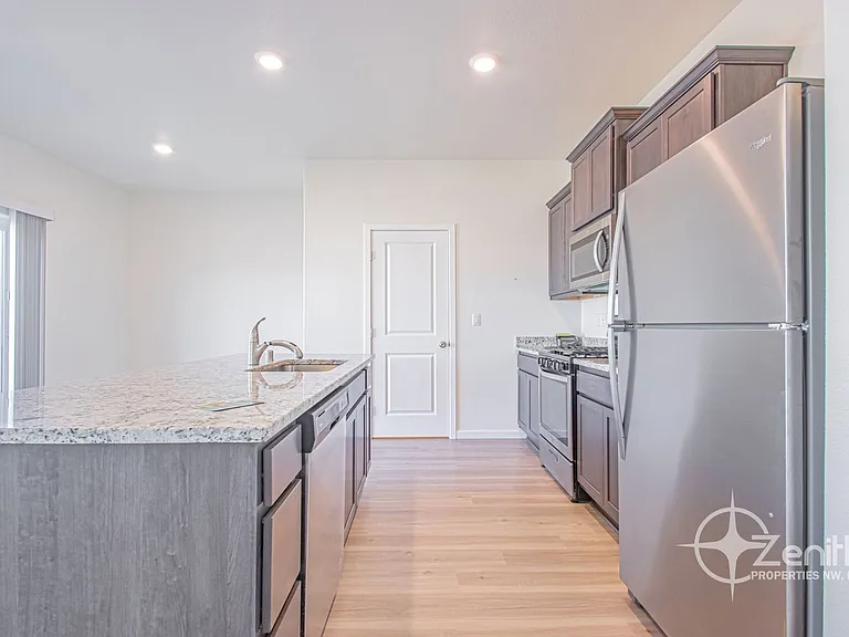 1316 W 15th Ave — Photo 12