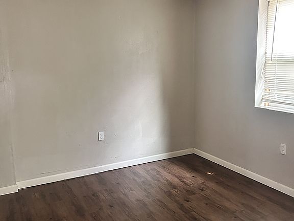 4th image of 12 Hammett St #11530659