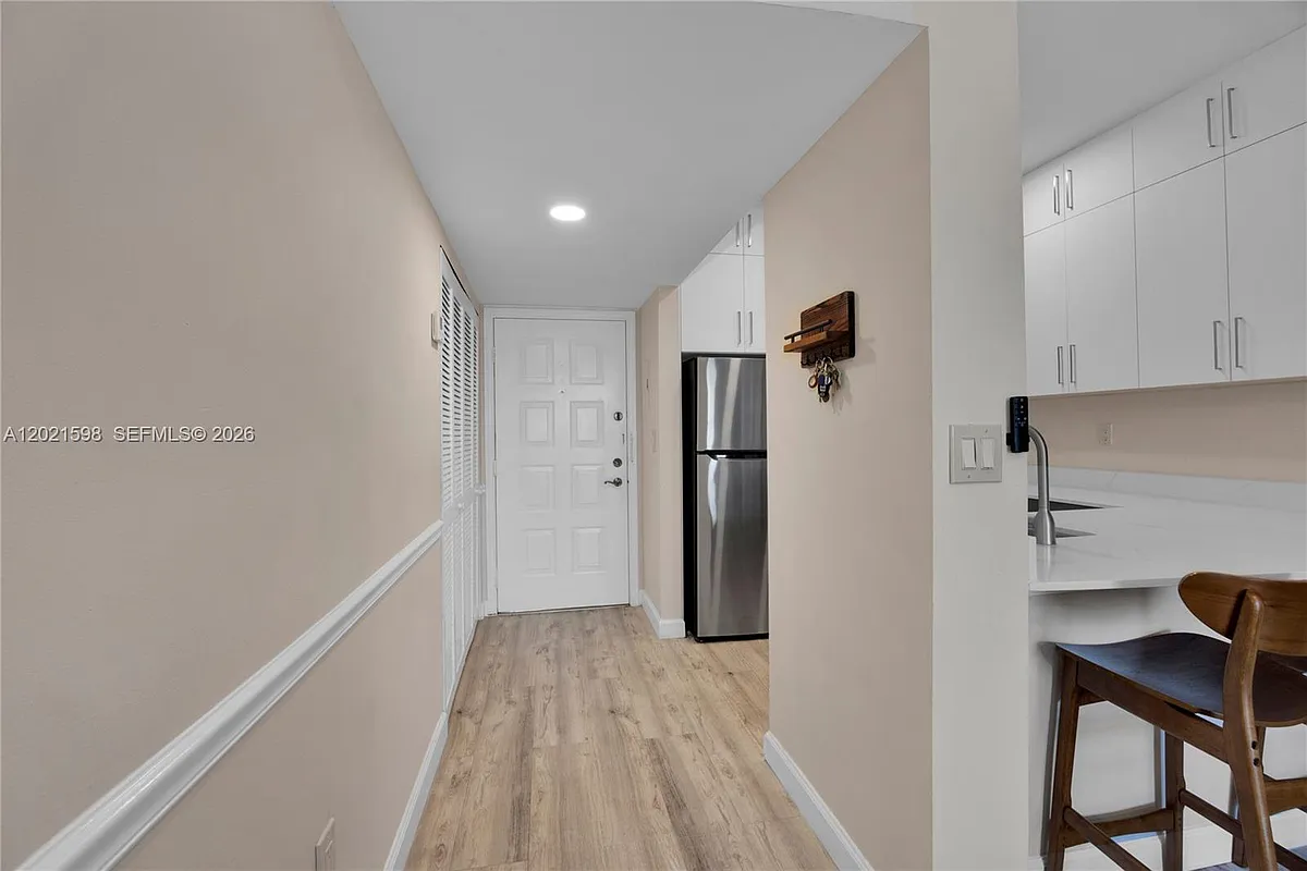 Building Photo - 1280 S Alhambra Cir #1407