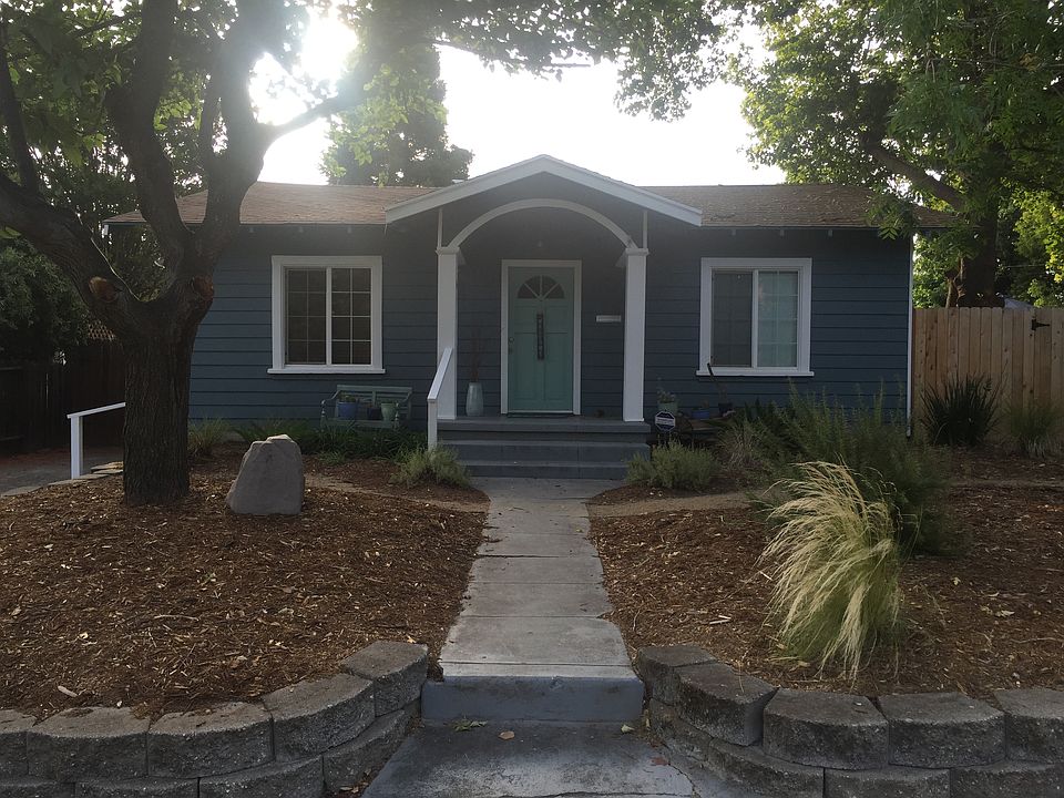 1st image of 221 Donner Ave