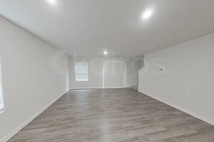 3 bed, 2.5 bath, 1648 sqft, $1,675 — Photo 4
