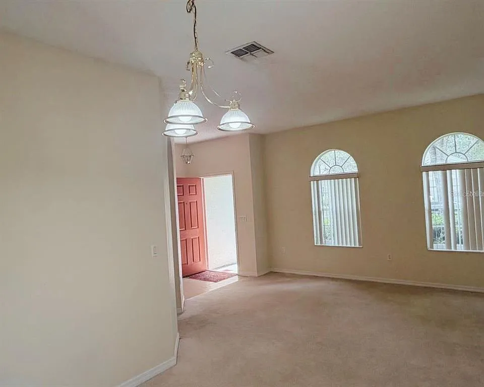 4 bed, 2.0 bath, 1705 sqft, $2,450 — Photo 2