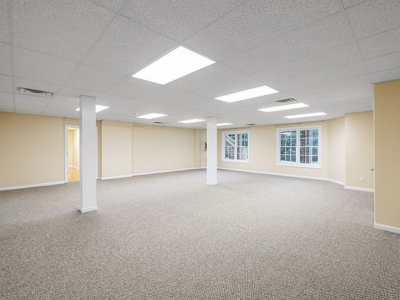 48th image of 4024 Williamsport Pike