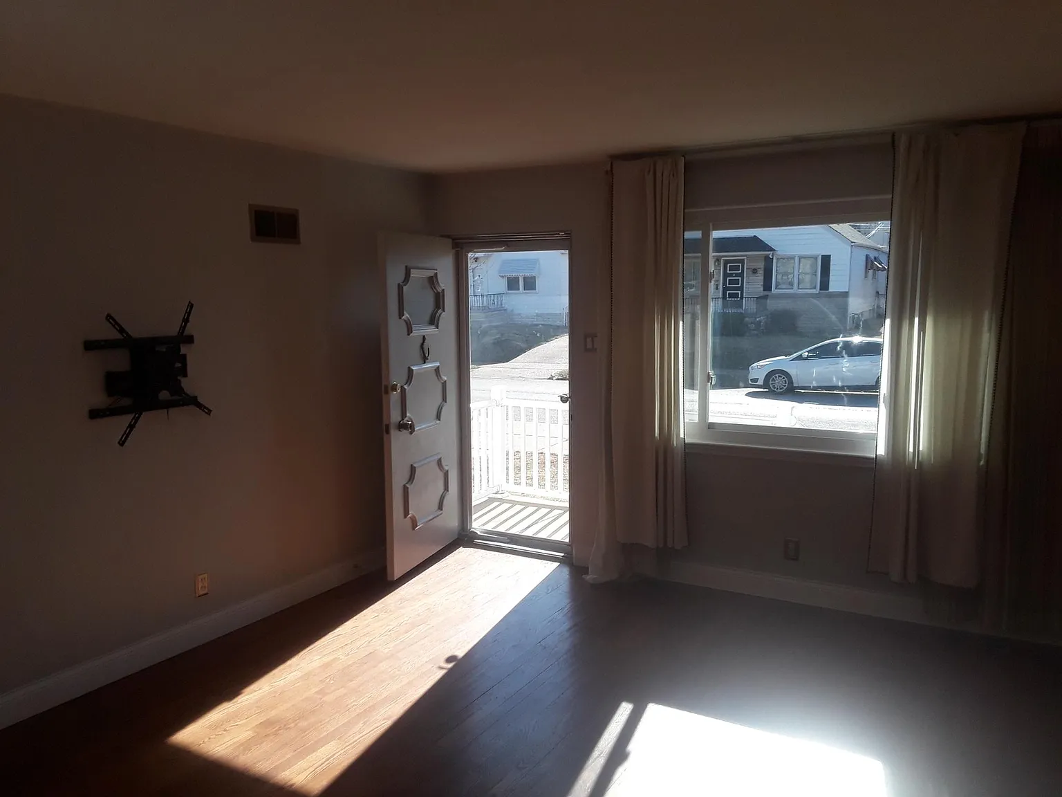 5617 Wilson Ave photo 1
