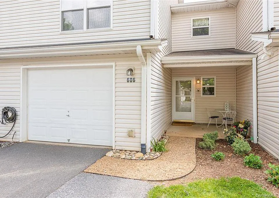 606 Olde Covington Way