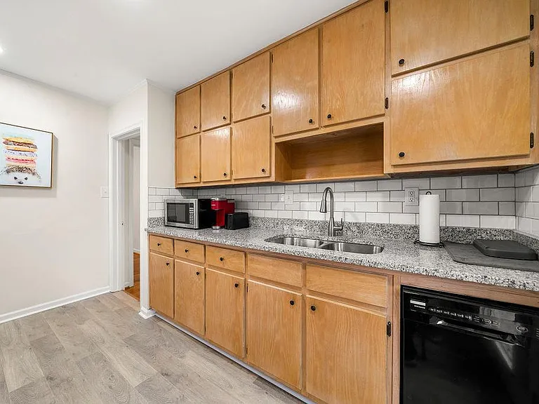 711 Campbell Cir — Photo 9