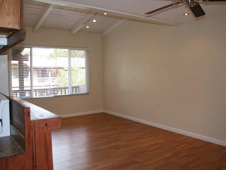 1000 W Macarthur Blvd #68 — Photo 5