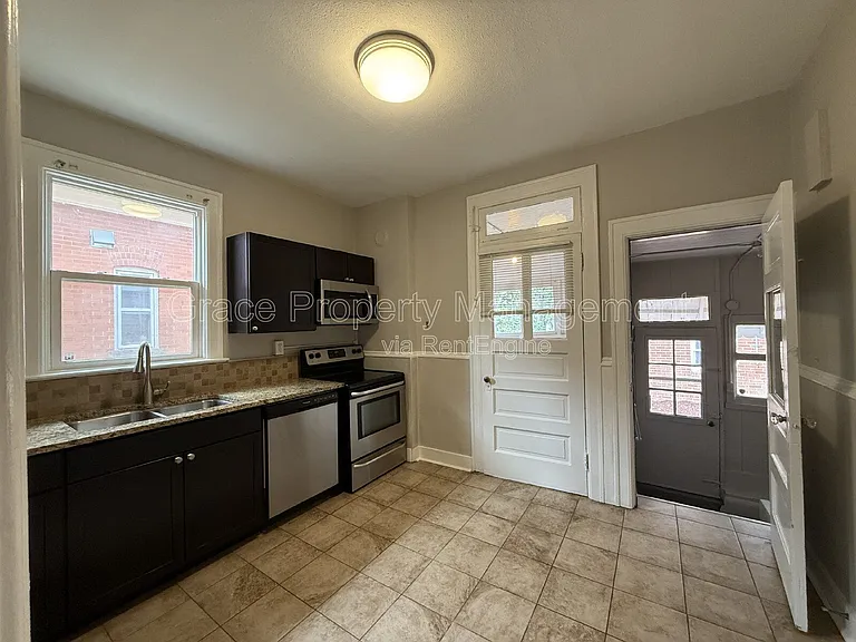 451 S Sherman St — Photo 12