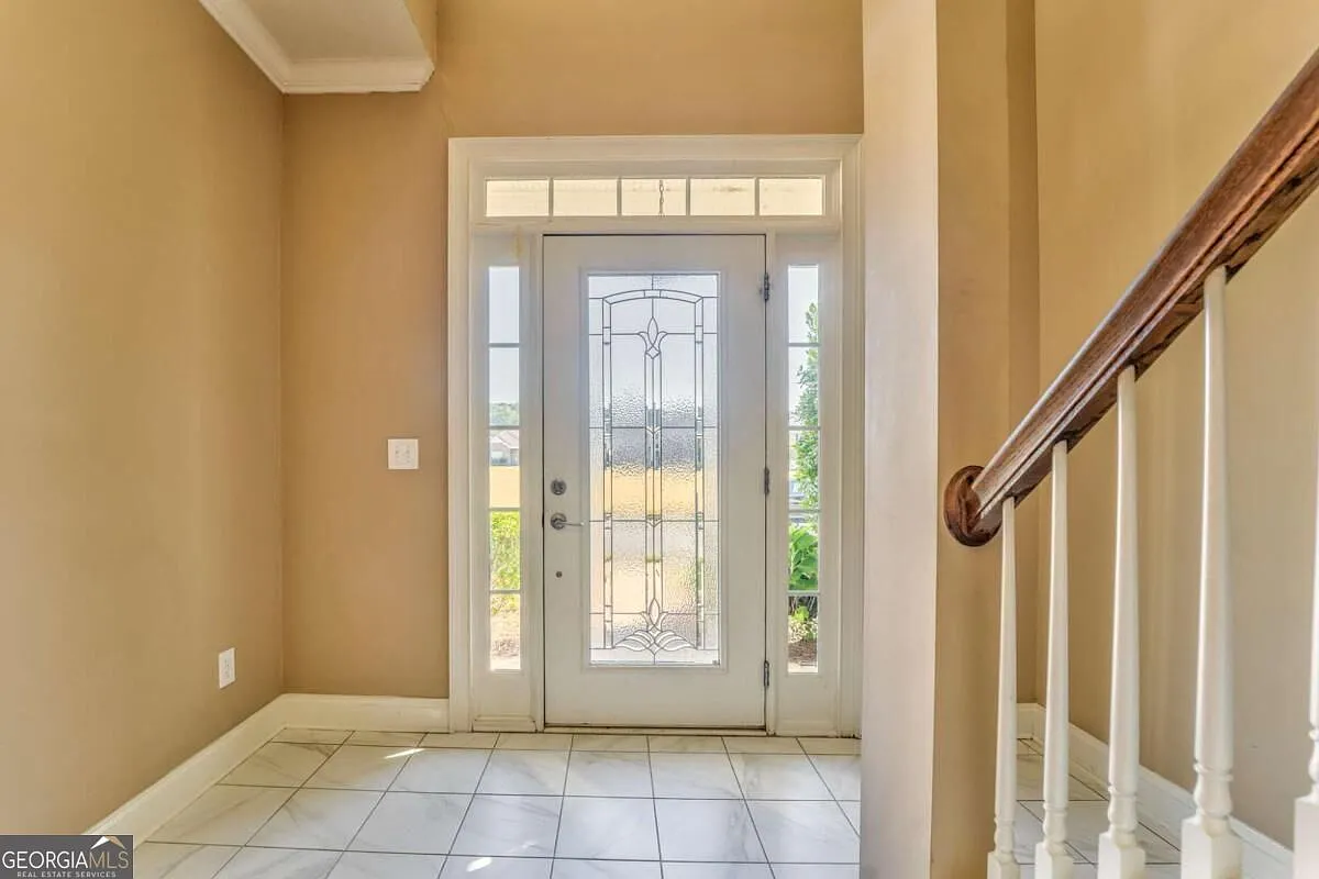 4 bed, 3.5 bath, 2758 sqft, $2,200 — Photo 2