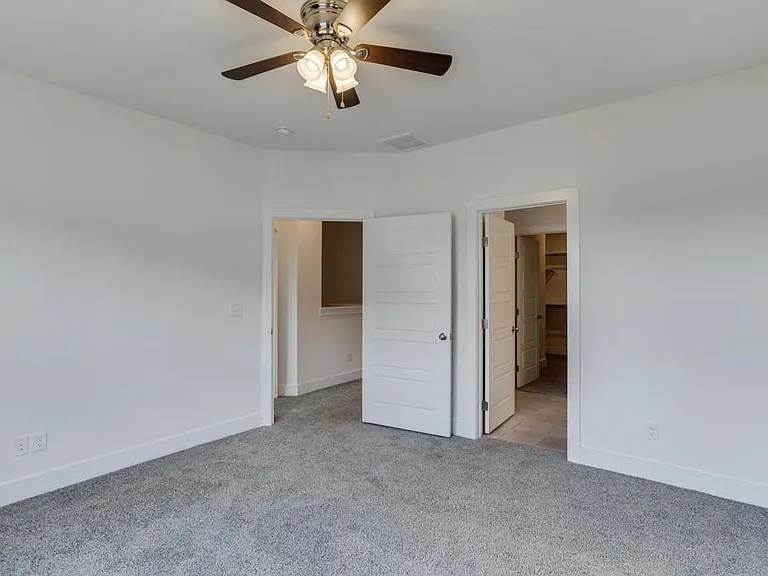 206 Topaz #1502 — Photo 16