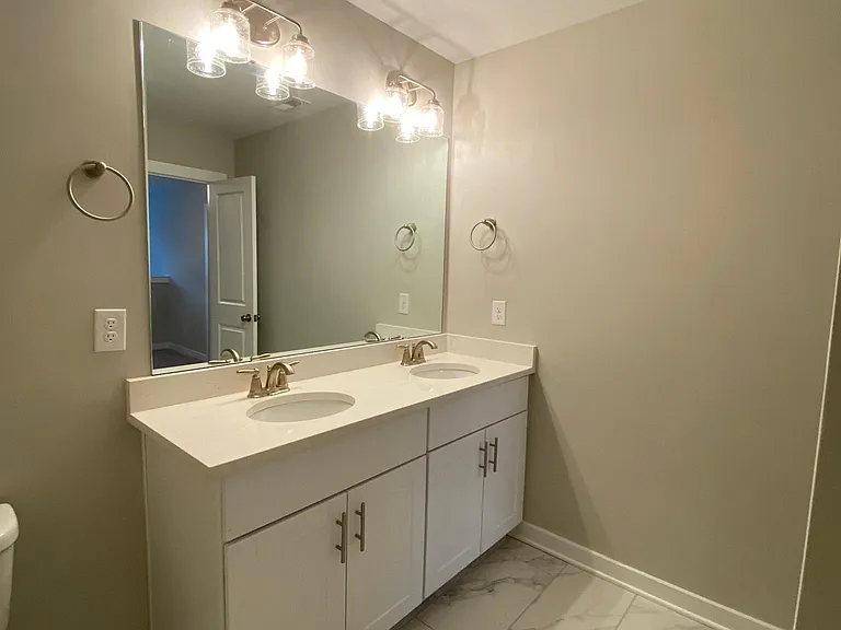 512 Main St — Photo 13
