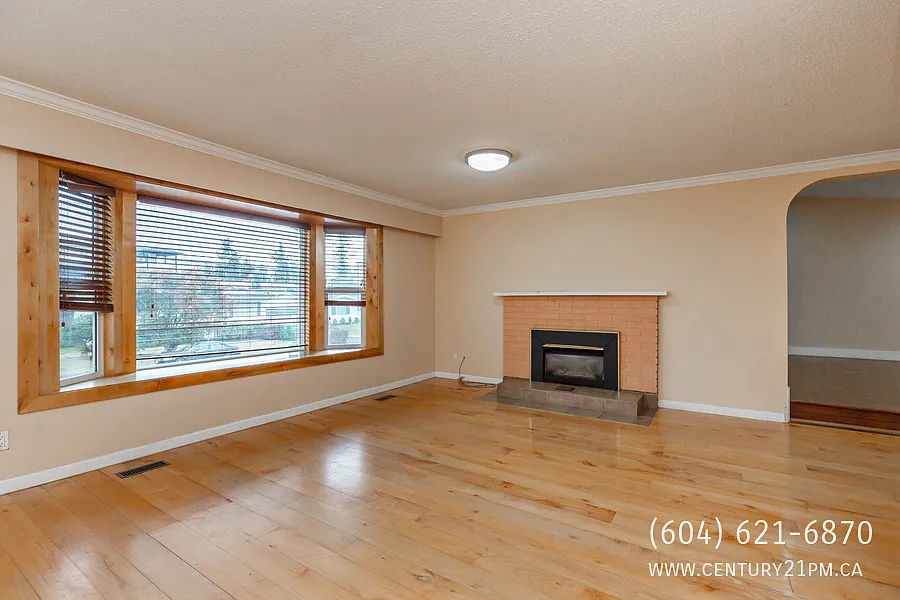 4 bed, 2.5 bath, 1500 sqft, $2,700 — Photo 2