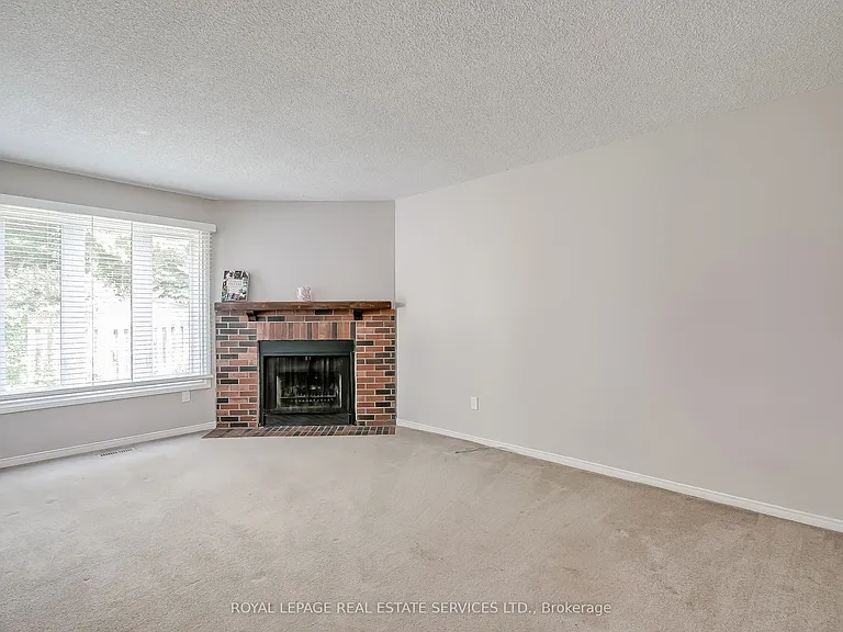 265 Mississaga St — Photo 11