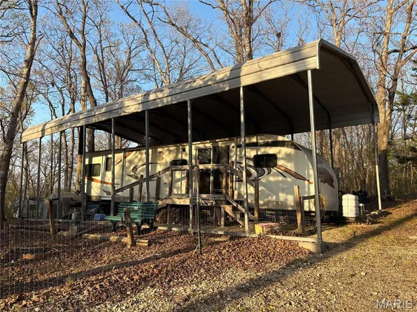 526 Saint Joseph Dr, New Haven, MO 63068