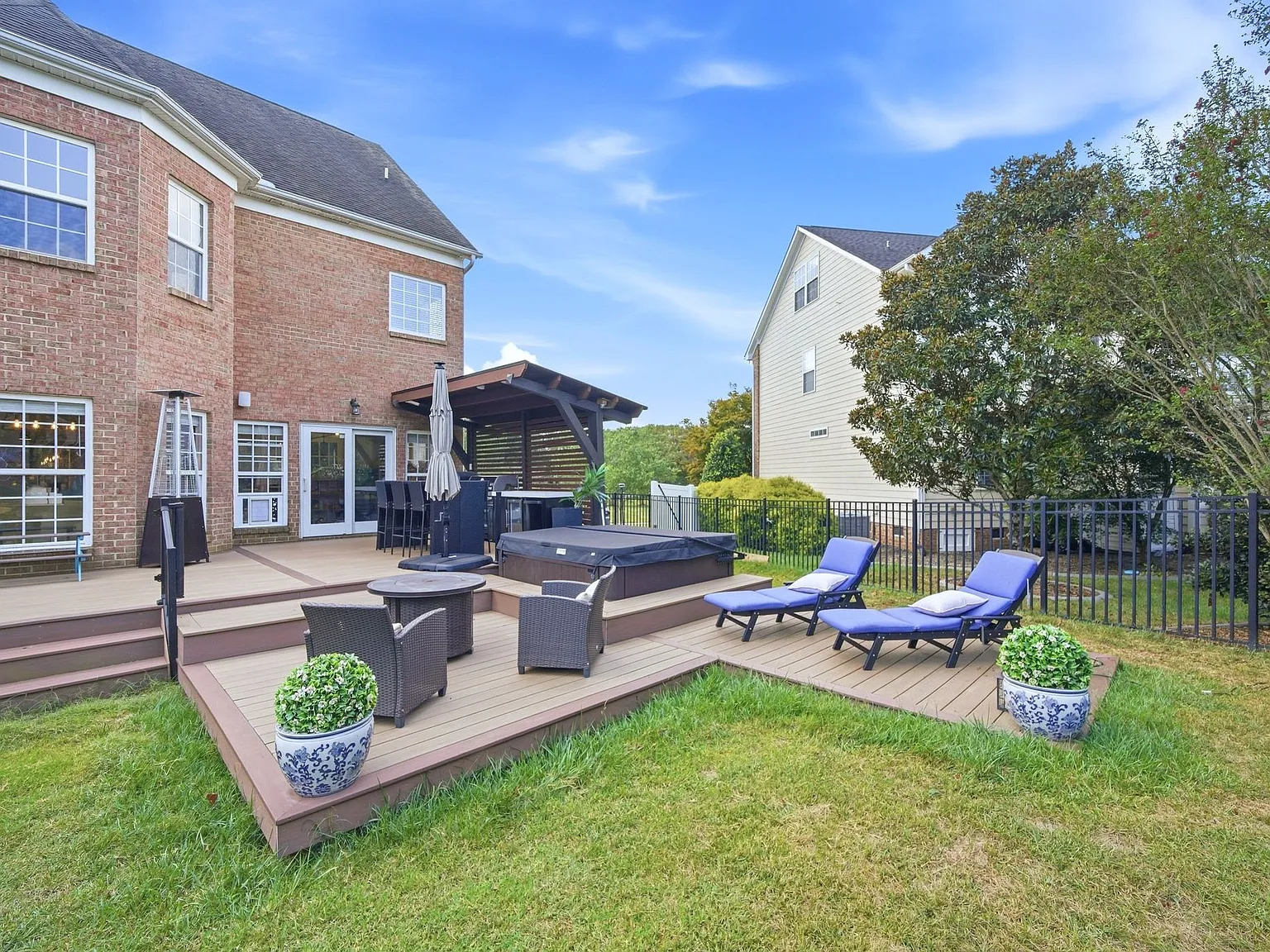 5 bed, 3479 sqft, $4,000 — Photo 4
