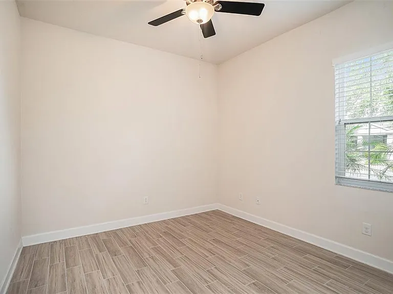 212 Shell Creek Ct — Photo 31
