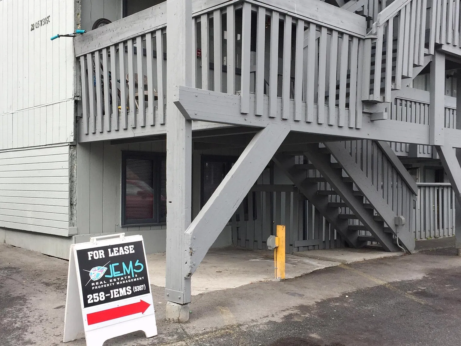 2 bed, 1.0 bath, 850 sqft, $1,395 — Photo 2