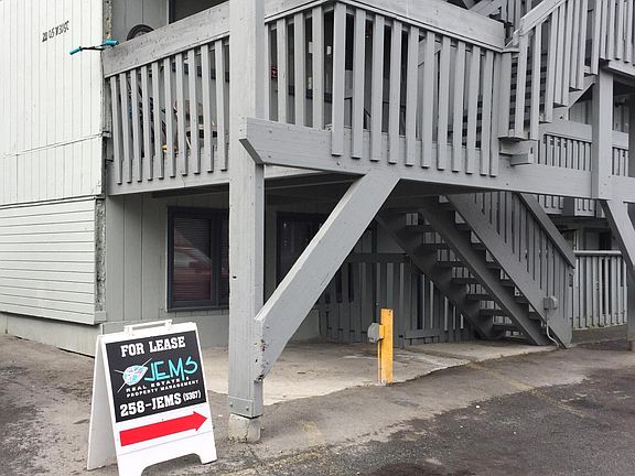 2nd image of 2805 W 31st Ave APT 6
