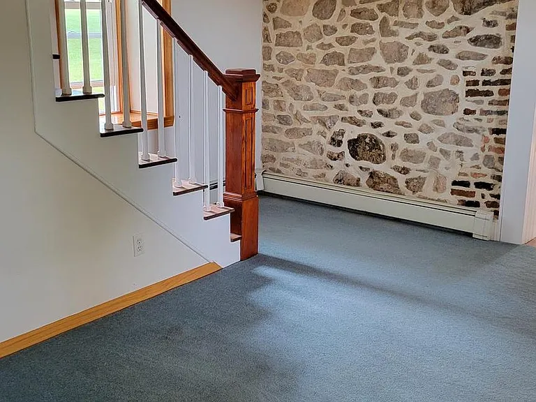 9 School House Rd — Photo 10