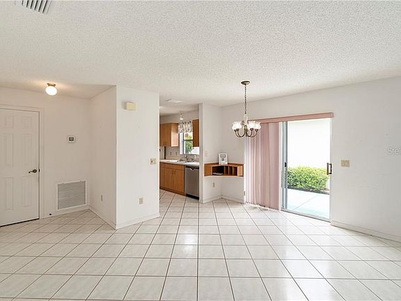 5th image of 403 Carmel Ave