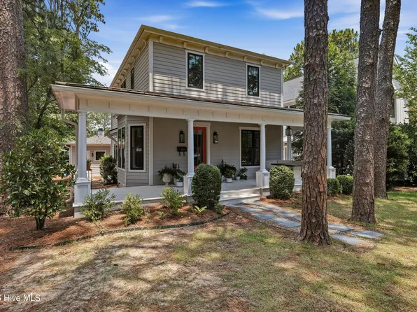 170 E Delaware Avenue, Southern Pines, NC 28387