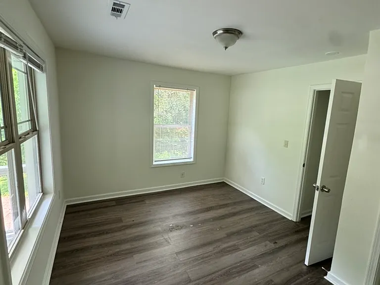 2726 White Oak Dr — Photo 9