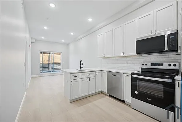 2 bed, 1100 sqft, $1,800 — Photo 3