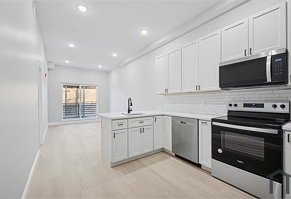 3rd image of 103 N 63rd St #5