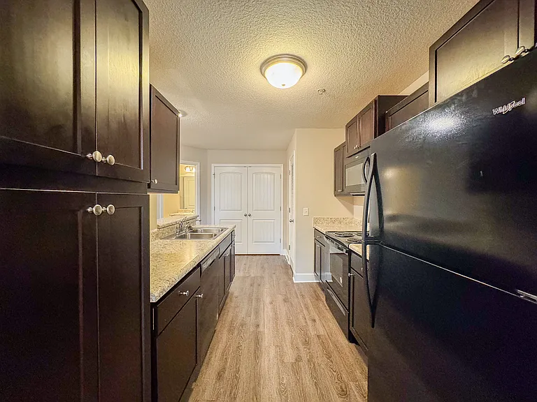 Wyngrove Apartments — Photo 49