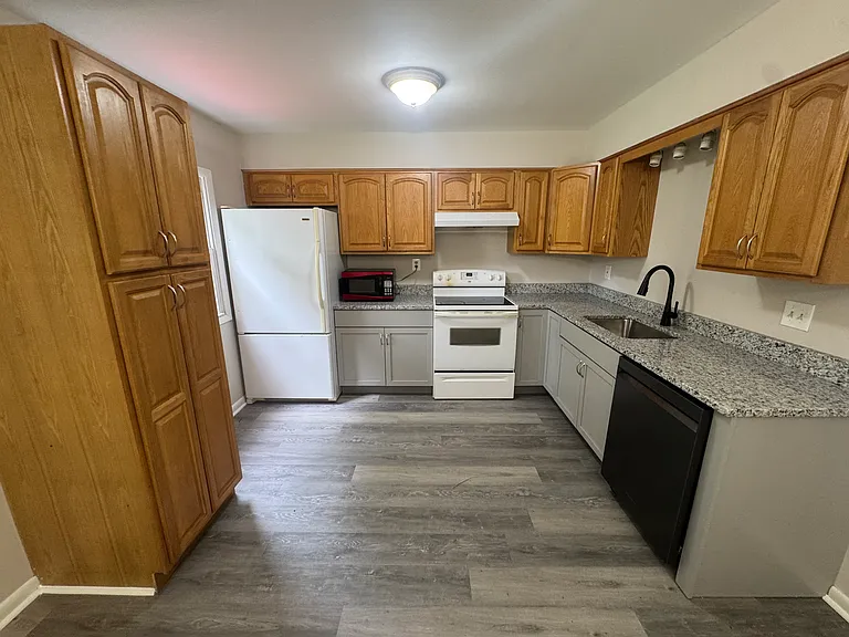 652 Glynlee Ct — Photo 6