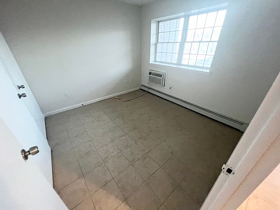 3rd image of 3088 36th St APT 4F