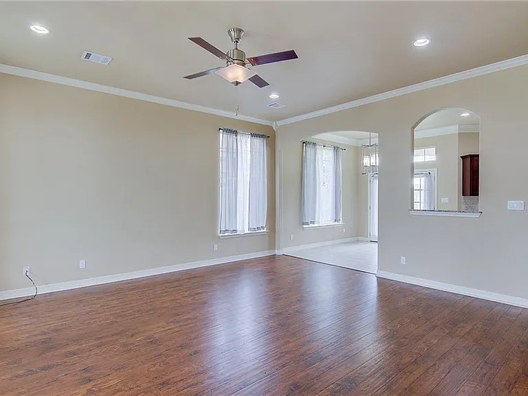 221 Geode Ln — Photo 3