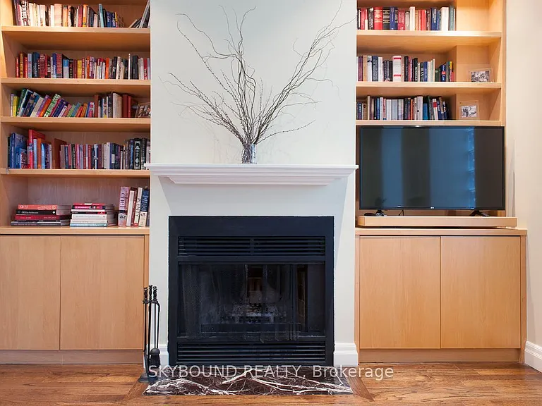 110 Hepbourne St #206 — Photo 9
