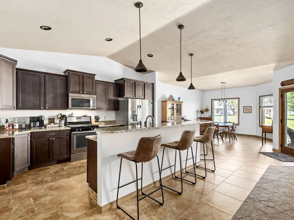 1330 Emerald Dr, Great Falls, MT 59404