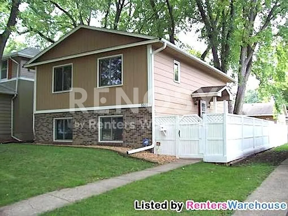 3351 Grimes Ave N